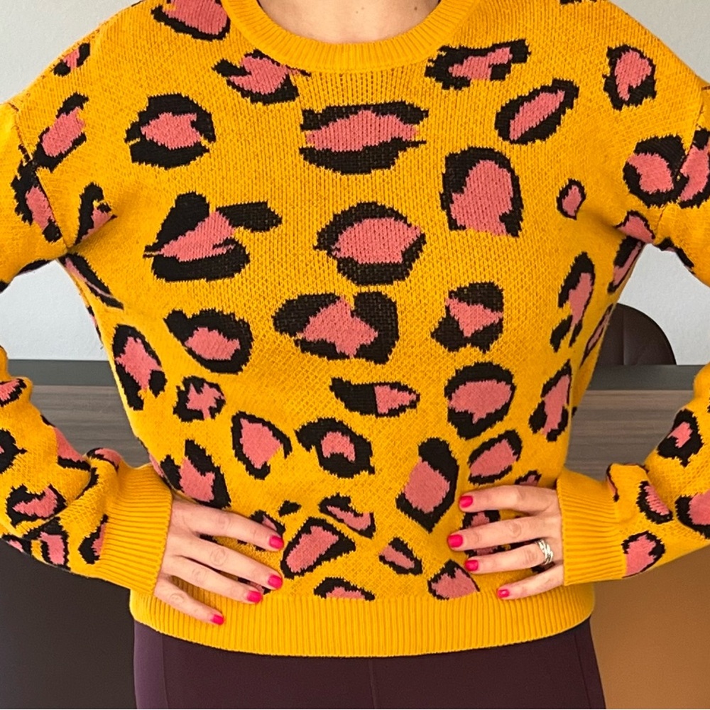 GIRLS MELROSE AND MARKET SIZE 14/16 XL MUSTARD YELLOW CHEETAH PINK PRINT SWEATER